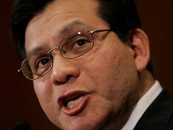 ΗΠΑ: Ο Ρεπουμπλικανός πρώην υπουργός Δικαιοσύνης Γκονζάλες θα ψηφίσει Κάμαλα Χάρις