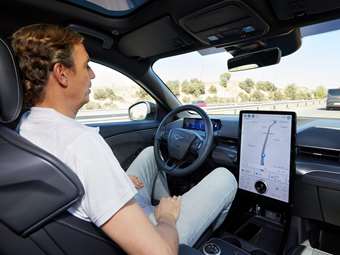 Οδήγηση χωρίς χέρια με το σύστημα Ford BlueCruise και στην Ελλάδα