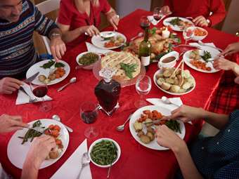 Το χριστουγεννιάτικο τραπέζι ξεκινάει από το efood χωρίς άγχος