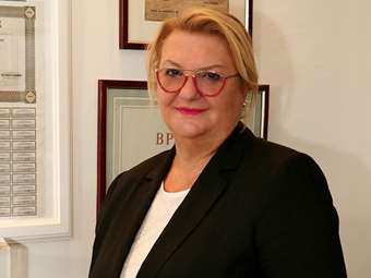 Μ. Χατζάκου: Η σιδηρά κυρία της Μεβγάλ που οδήγησε τη γαλακτοβιομηχανία στη νέα εποχή