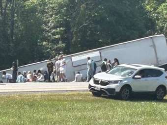 ΗΠΑ: Aνατροπή τουριστικού λεωφορείου στη Νέα Υόρκη - Τουλάχιστον τέσσερις νεκροί και αρκετοί εγκλωβισμένοι