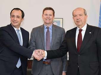 Κύπρος: Στις 15 Οκτωβρίου το άτυπο δείπνο Χριστοδουλίδη-Τατάρ στον ΟΗΕ