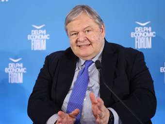 Δημοσκόπηση ΔΙΑνέοσις: Φοβισμένη και διχασμένη η ελληνική κοινωνία