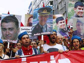 Συνεχίζονται οι προσπάθειες προσέγγισης Τούρκων και Κούρδων