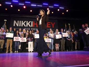 ΗΠΑ: Πρώτη νίκη Χέιλι κατά Τραμπ στην εσωκομματική διαδικασία των Ρεπουμπλικάνων
