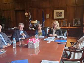 Συνάντηση της υφυπουργού Ανάπτυξης Άννας Μάνη με την HellasLab