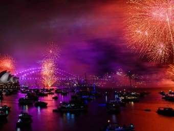 Η Αυστραλία υποδέχθηκε το 2025 με υπερθέαμα πυροτεχνημάτων
