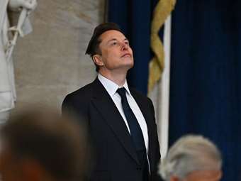 Ο Μασκ μηνύει Apple και OpenAI - Τις κατηγορεί για αντιμονοπωλιακές πρακτικές