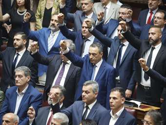 Βουλή: Ομόφωνη γνωμοδότηση υπέρ της άρσης ασυλίας των "Σπαρτιατών" - Αρνήθηκαν τις σχέσεις με Κασιδιάρη