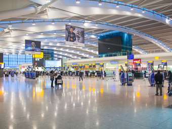 Οι μέτοχοι του 35% του διεθνές αεροδρομίου Χίθροου θα εκποιήσουν το μερίδιό τους από κοινού με τη Ferrovial