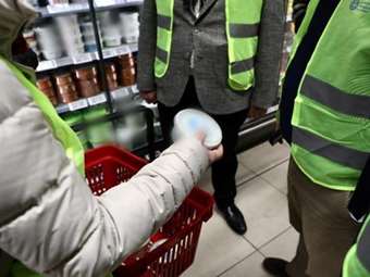 Συνεχίζονται οι σαρωτικοί έλεγχοι σε σούπερ-μάρκετ και πύλες εισόδου για γαλακτοκομικά προϊόντα