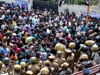 Ινδία: Πέντε νεκροί σε συγκρούσεις μεταξύ αστυνομικών και αυτονομιστών διαδηλωτών