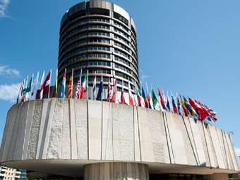 Τράπεζα Διεθνών Διακανονισμών: Ισχυροί οι κίνδυνοι για το χρηματοπιστωτικό σύστημα από τον εμπορικό πόλεμο του Τραμπ