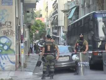 Επιχειρήσεις της αστυνομίας σε υπό κατάληψη κτίρια σε Κυψέλη και Εξάρχεια