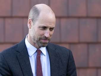 Σαουδική Αραβία: Στο Ριάντ, ο πρίγκιπας Ουίλιαμ συναντήθηκε με νεαρές αθλήτριες του ποδοσφαίρου