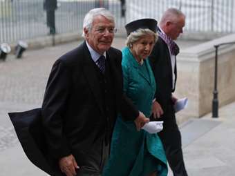 Ο Συντηρητικός πρώην πρωθυπουργός της Βρετανίας Τζον Μέιτζορ χαρακτηρίζει το Brexit "πράξη συλλογικoύ παραλογισμού"