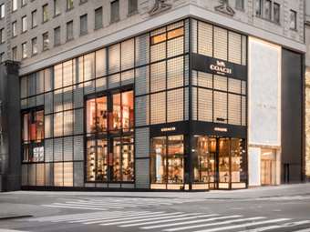 ΗΠΑ: Δικαστήριο μπλόκαρε το deal 8,5 δισ. δολ. για εξαγορά της Capri από την Tapestry