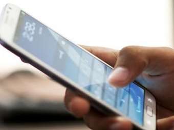 Ο Ιταλός υπουργός Παιδείας ζητάει να απαγορευθούν τα κινητά τηλέφωνα στα σχολεία σε όλη την Ευρωπαϊκή Ένωση