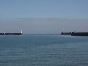 Σχεδόν 30.000 μετανάστες έφτασαν στην Βρετανία διασχίζοντας τη Μάγχη το 2023