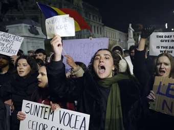 Ρουμανία: Εισαγγελική εντολή για έρευνες σε σπίτια για να συνδεθεί ο υποψήφιος της ακροδεξιάς με "ρωσικό δάκτυλο"