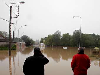 Πλημμύρες στο Βέλγιο, καταρρακτώδεις βροχές σε Γαλλία, Γερμανία