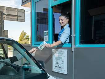 Μόνιμη μείωση των διοδίων της Αττικής Οδού, για όλους, ζητάει η Ένωση Εργαζομένων Καταναλωτών Ελλάδας