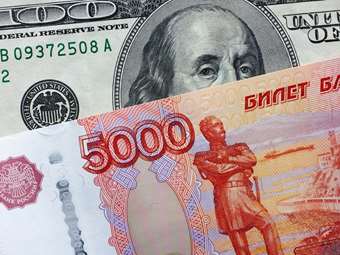 Σε χαμηλό έτους το ρούβλι έναντι του δολαρίου