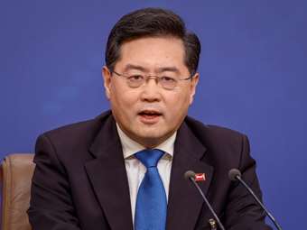 Ο Κινέζος ΥΠΕΞ απαλλάχθηκε των καθηκόντων του