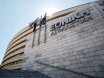 Εθνική Ασφαλιστική: Αντίστροφη μέτρηση για τις κινήσεις Πειραιώς και Εθνικής στην κούρσα εξαγοράς