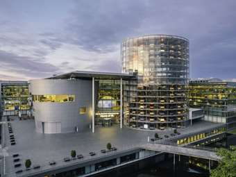 Τι είναι το "Διάφανο εργοστάσιο" της VW και γιατί σταματά την παραγωγή