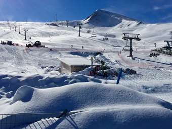 Ρεκόρ επισκεπτών στα χιονοδρομικά κέντρα της Ελλάδας
