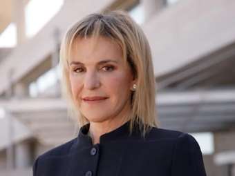 Γυναίκα της χρονιάς στην παγκόσμια φαρμακοβιομηχανία η Ιουλία Τσέτη