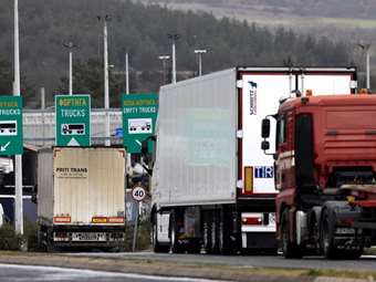 Μπλόκα με φορτηγά στα σύνορα τεσσάρων χωρών των Δ. Βαλκανίων - Διεκδικούν μεγαλύτερη διάρκεια παραμονής στη ζώνη Σένγκεν