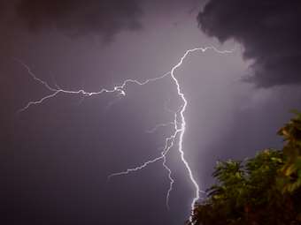 Επικίνδυνη κακοκαιρία προ των πυλών με καταιγίδες και πτώση της θερμοκρασίας - Οι 7 περιοχές που θα χτυπήσει