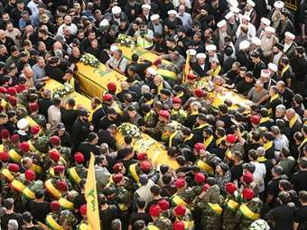 Λίβανος: Εκατοντάδες πολίτες στις κηδείες των μελών της Χεζμπολάχ