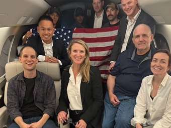 Ποιοι είναι οι 26 κρατούμενοι που απελευθερώθηκαν στο πλαίσιο ανταλλαγής μεταξύ Ρωσίας και δυτικών χωρών