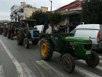 Τρίκαλα: Αγρότες απέκλεισαν για δύο ώρες τον κόμβο Μεγαλοχωρίου