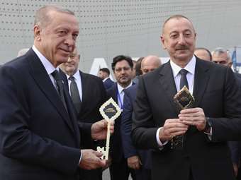 Η απουσία Αλίγιεφ και Ερντογάν από τη Γρανάδα και ο ρόλος Γαλλίας και Ισραήλ