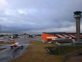 Προβλήματα στο check-in σε αεροδρόμια: Επιβεβαιώνει την επίθεση με λυτρισμικό η υπηρεσία κυβερνοασφάλειας της ΕΕ