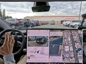 Ένα Tesla ψάχνει 20 λεπτά για πάρκινγκ και ο Musk το διασκεδάζει