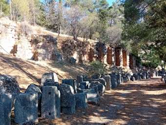 ΥΠΠΟ: Δρομολογείται η ανάδειξη του δυτικού τμήματος της αρχαίας πόλης των Δελφών