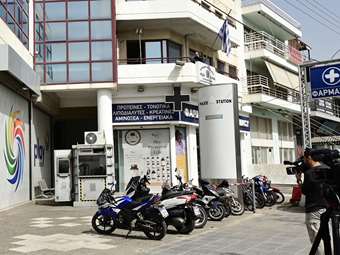 Γυναικοκτονία στους Αγίους Αναργύρους: "Ξηλώθηκαν" ο αστυνομικός του τηλεφωνικού κέντρου, ο διοικητής και 4 αστυνομικοί του ΑΤ