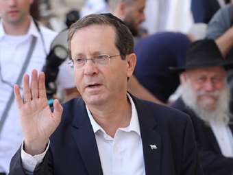 Axios: Ο πρόεδρος του Ισραήλ συναντάται "μυστικά" με τον πρωθυπουργό του Κατάρ