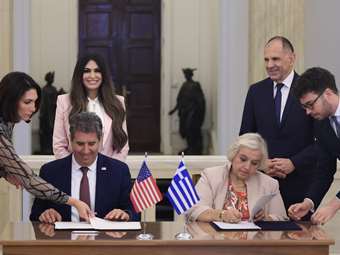 Υπεγράφη η συμφωνία Ελλάδας-ΗΠΑ στο υπουργείο Εξωτερικών