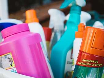 Επώνυμα ελληνικά απορρυπαντικά κόντρα στα πολυεθνικά μεγαθήρια