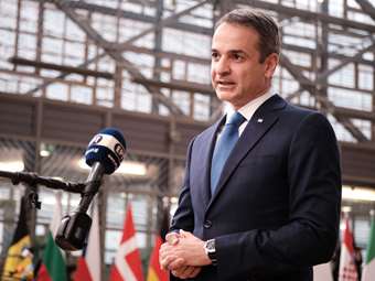 Σύνοδος Κορυφής: Ο Κ. Μητσοτάκης ενημερώνει τους ομολόγους του για τη Μέση Ανατολή και την επίσκεψη στη Βηρυτό