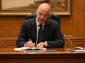 National Defense Minister Dendias meets with Egyptian President Al-Sisi