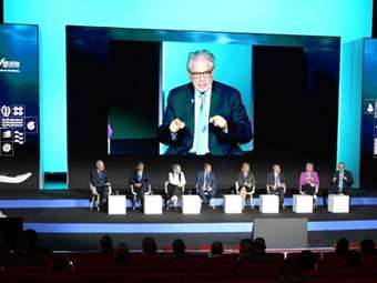 Τρεις δεσμεύσεις του υπουργείου Ναυτιλίας για την πράσινη μετάβαση, την απανθρακοποίηση και το "πρασίνισμα" των λιμενικών υποδομών