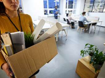 Το παράδοξο: Κάτω η ανεργία, πάνω οι επιδοτούμενοι άνεργοι