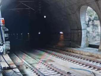 Τέμπη: Στη δεύτερη μηχανή του εμπορικού τρένου το μυστικό της έκρηξης - "Εξαφανίστηκε" το πίσω μέρος της